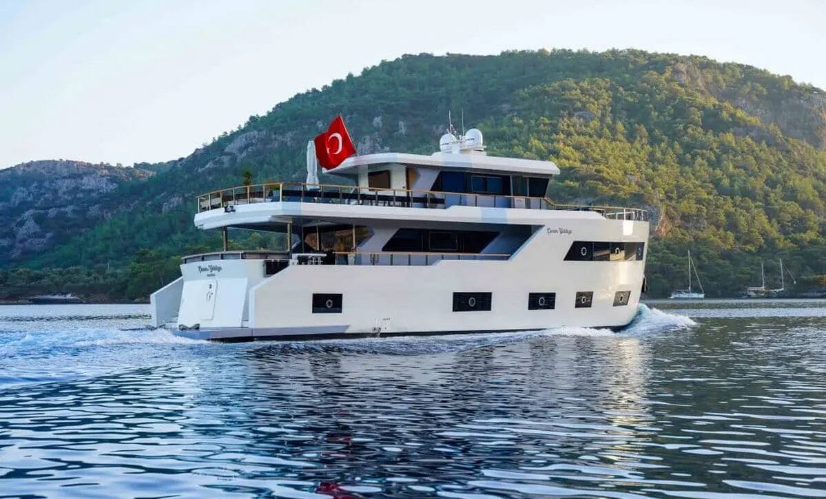 Explore Gocek in Style: Luxury Yacht Cinar Yildizi Available for Charter