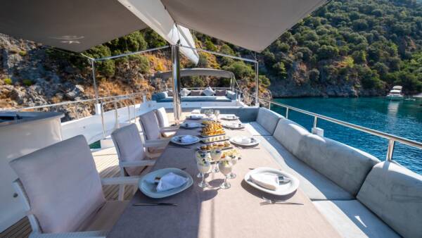Luxury Lunch Service on Esma Sultan Yacht