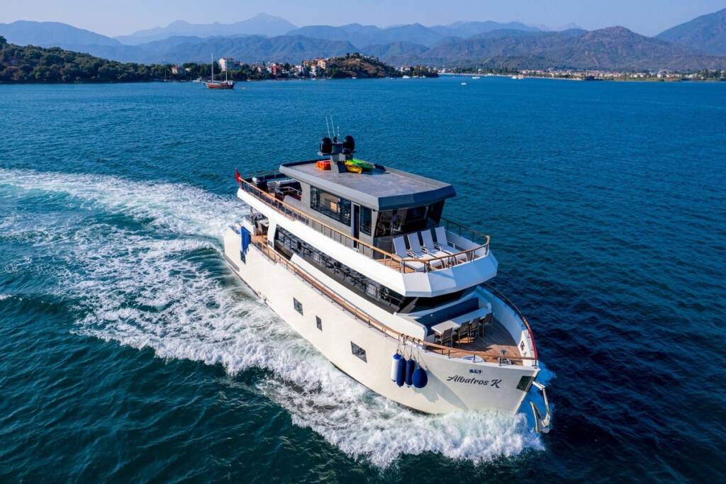 Trawler Albatros Explorer, a majestic explorer yacht, gracefully navigates the turquoise waters of the Turkish Riviera, promising an unforgettable journey of discovery.