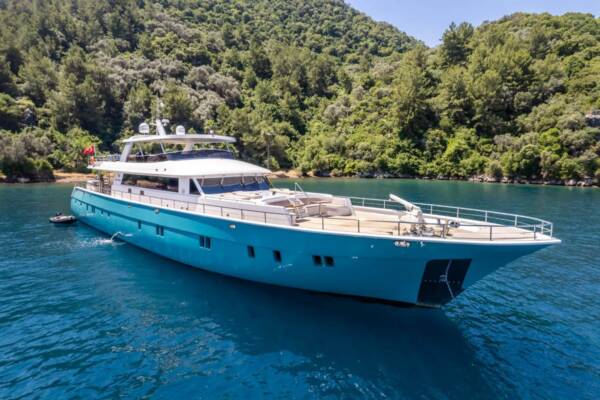 Luxurious yacht charter across the turquoise waters of the Turkish coast with Yacht Deep Water.