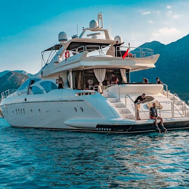 Azimut 98 Obsidian