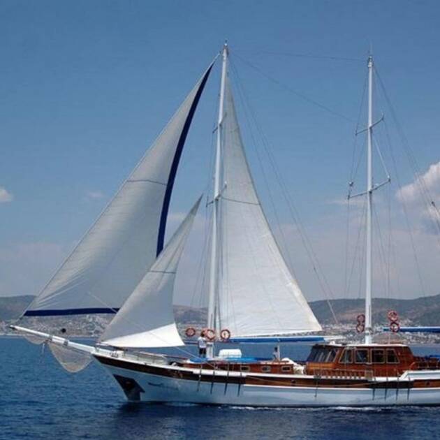 gulet rental in bodrum with sunworld 8 , a 30 meter traditional luxury gulet for 18 people