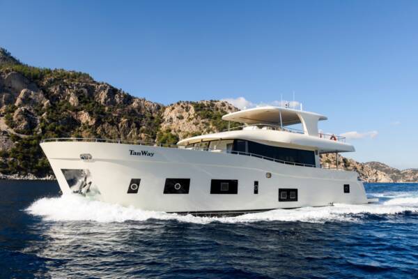 Motoryacht Tanway - Image 4