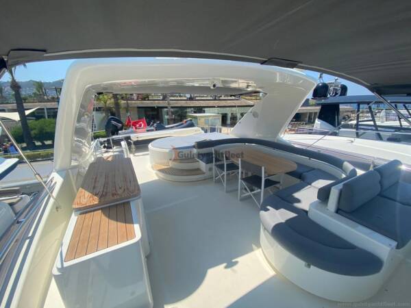 Ferretti 830 2008 Built Yacht For Sale - Image 6