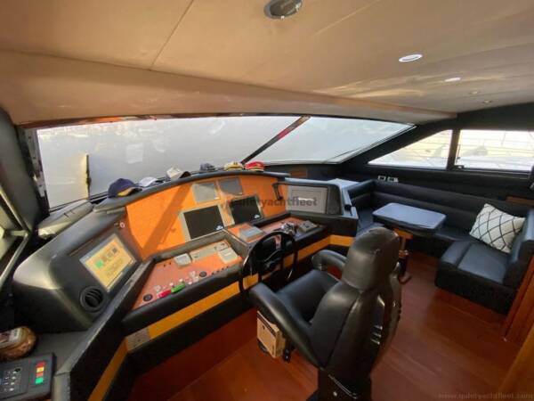 Ferretti 830 2008 Built Yacht For Sale - Image 4