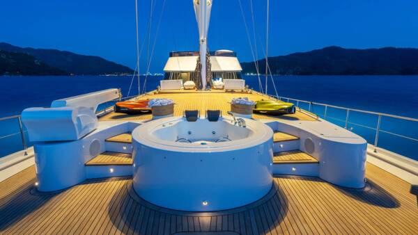 Sailing Yacht Good Life - Image 13