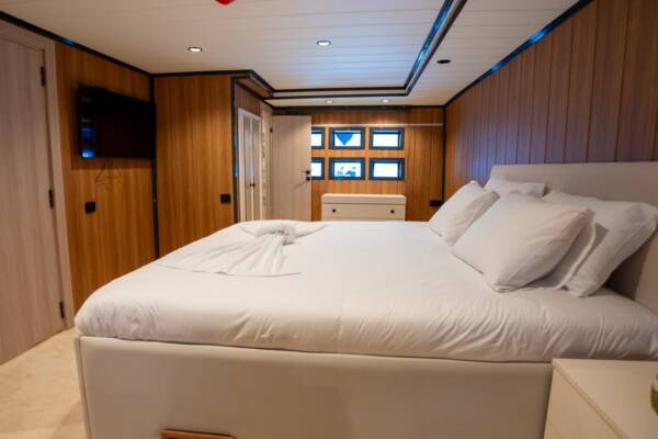 Trawler Almila - Image 26