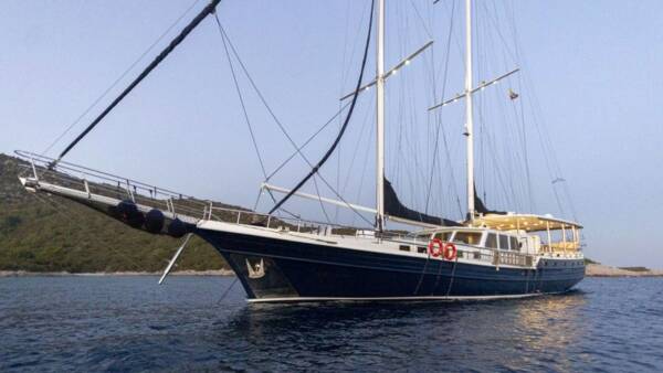 The Blue Sea - Image 4