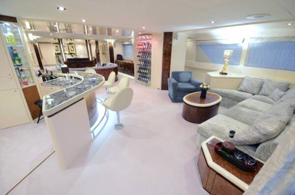 Ladyship - Image 13