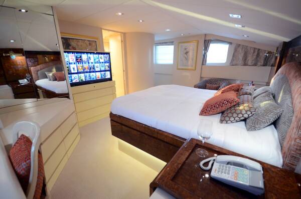 Ladyship - Image 15
