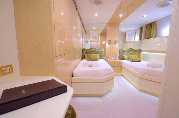 Ladyship - Image 20