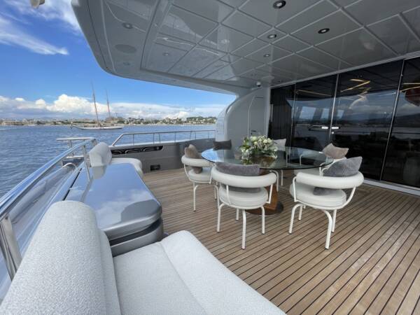Ferretti 881 - Image 4