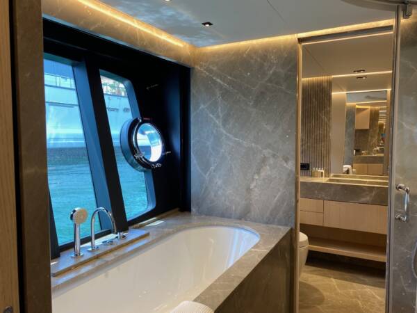 Ferretti 881 - Image 7