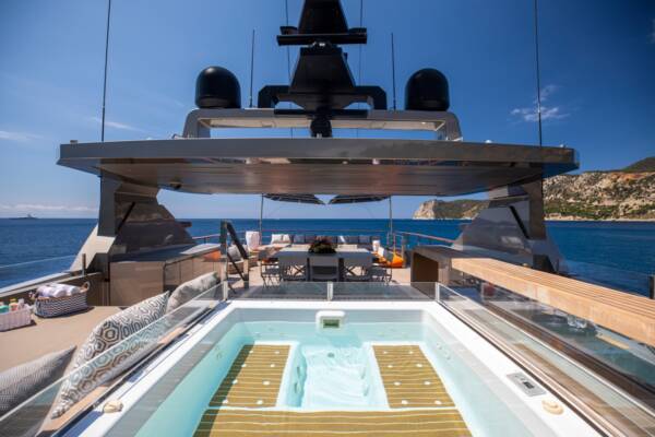 Maverick - Image 28