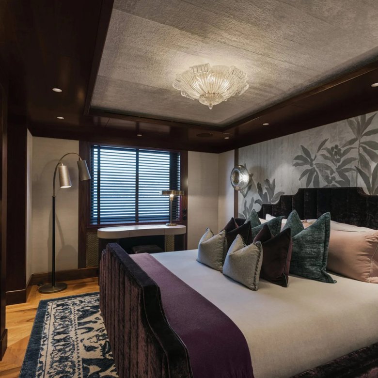 Pink Shadow Damen Yacht - Image 20