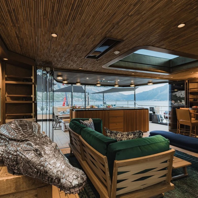 Pink Shadow Damen Yacht - Image 16